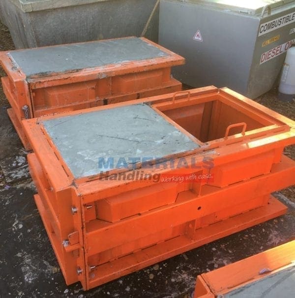 Concrete Mould MCWM12 with MCWMH insert concrete blocks formed Concrete Mould MCWM12 with MCWMH insert concrete blocks formed