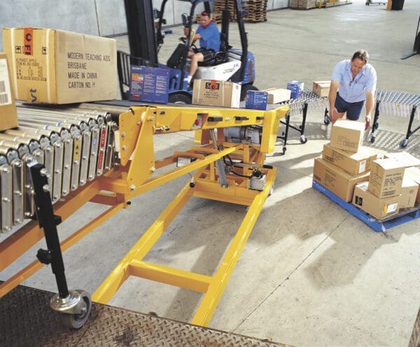 Dockless Loader stacking onto pallets